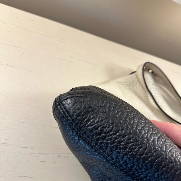 Kate Spade leather shoulder bag. - Picture 6 of 8